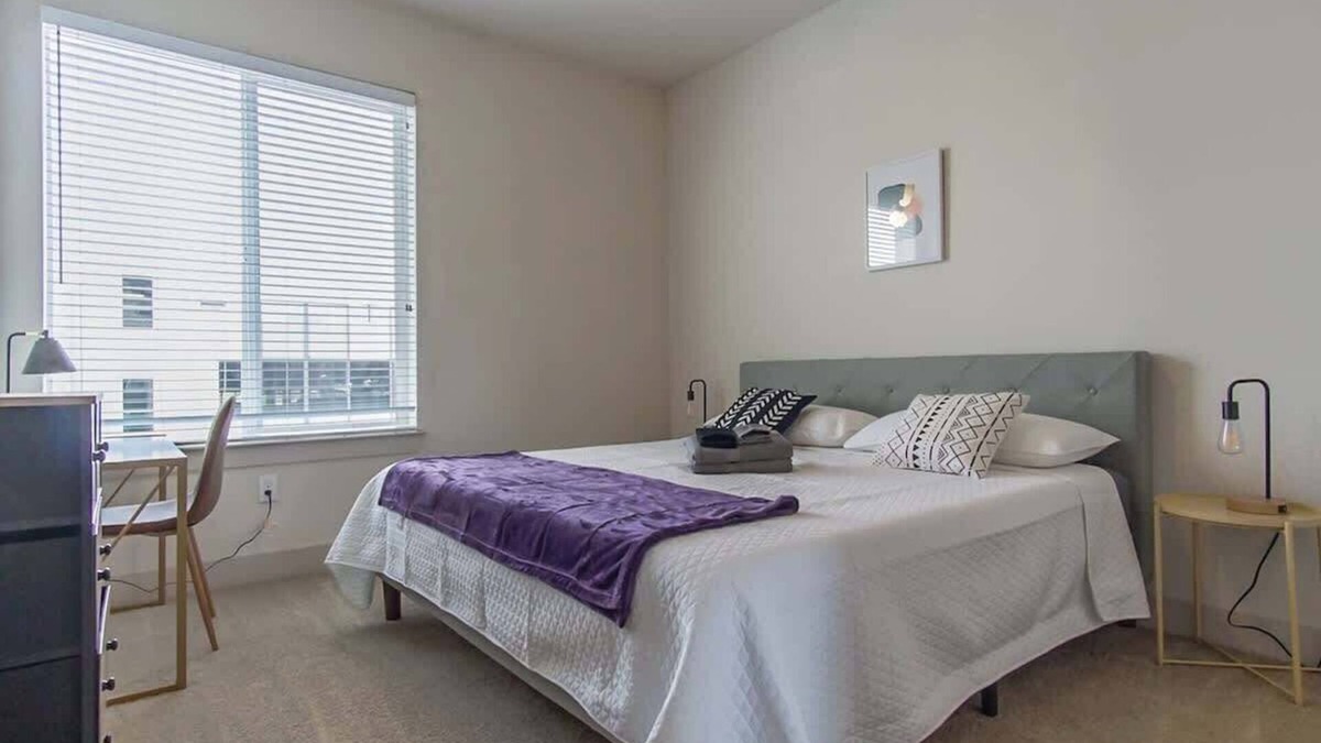 Richardson Apartment | Bright and Clean 1BR King Suite | Pool, Parking +