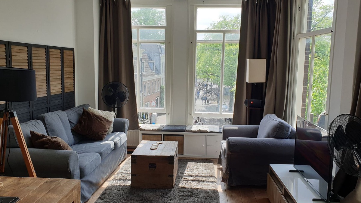 De Weteringschans Apartment | Bright and Cozy Apartment in Central Amsterdam Near to all the key Attractions