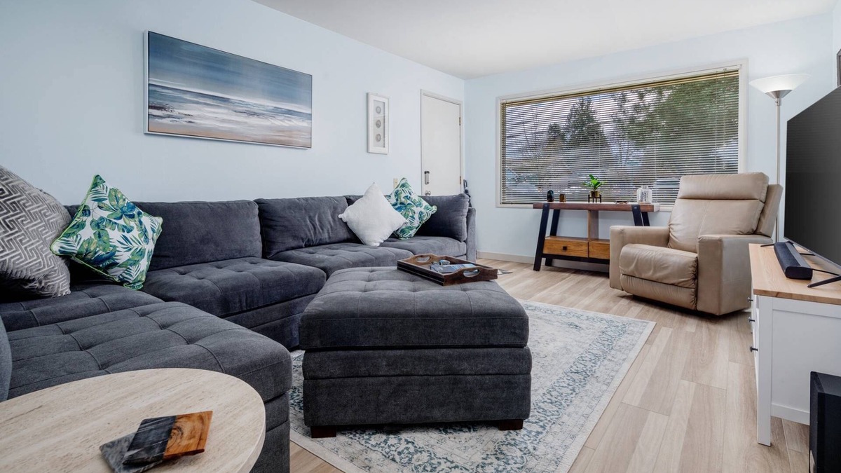 Hillsboro House | Bright and Delightful Renovation, Single Level, Fenced Backyard, 3 Blocks to MAX, 25 Min to Portland