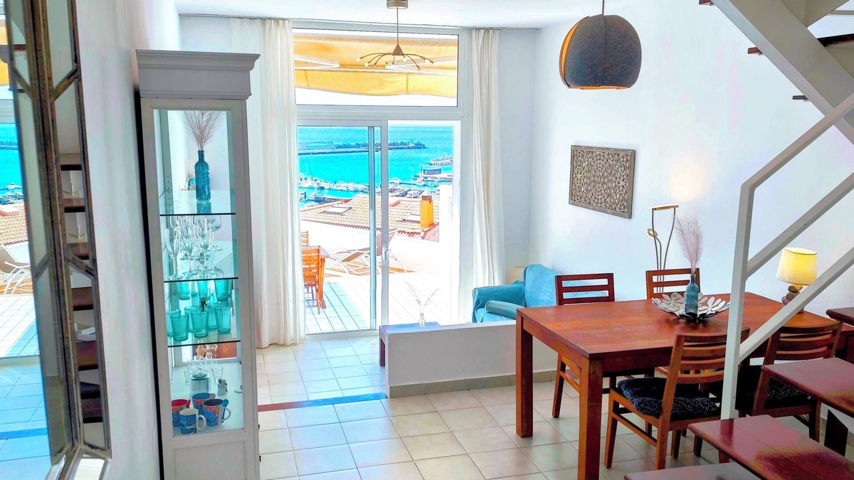 Morro Jable House | Bright and friendly corner house over the harbor of Morro Jable