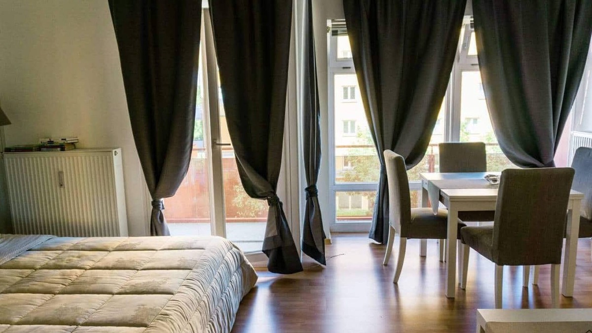 Bogenhausen Apartment | Bright and Quiet Flat with a Balcony