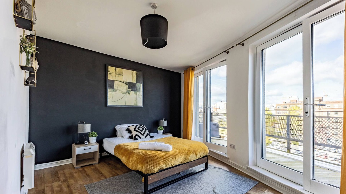 City Centre Glasgow Apartment | Bright and spacious 1bed penthouse in Glasgow's city centre