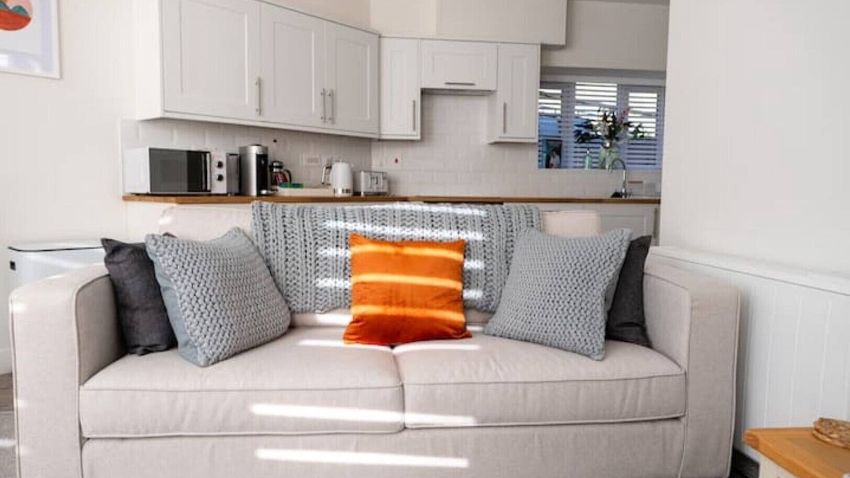 Sherborne Apartment | Bright and spacious 2-Bed Flat