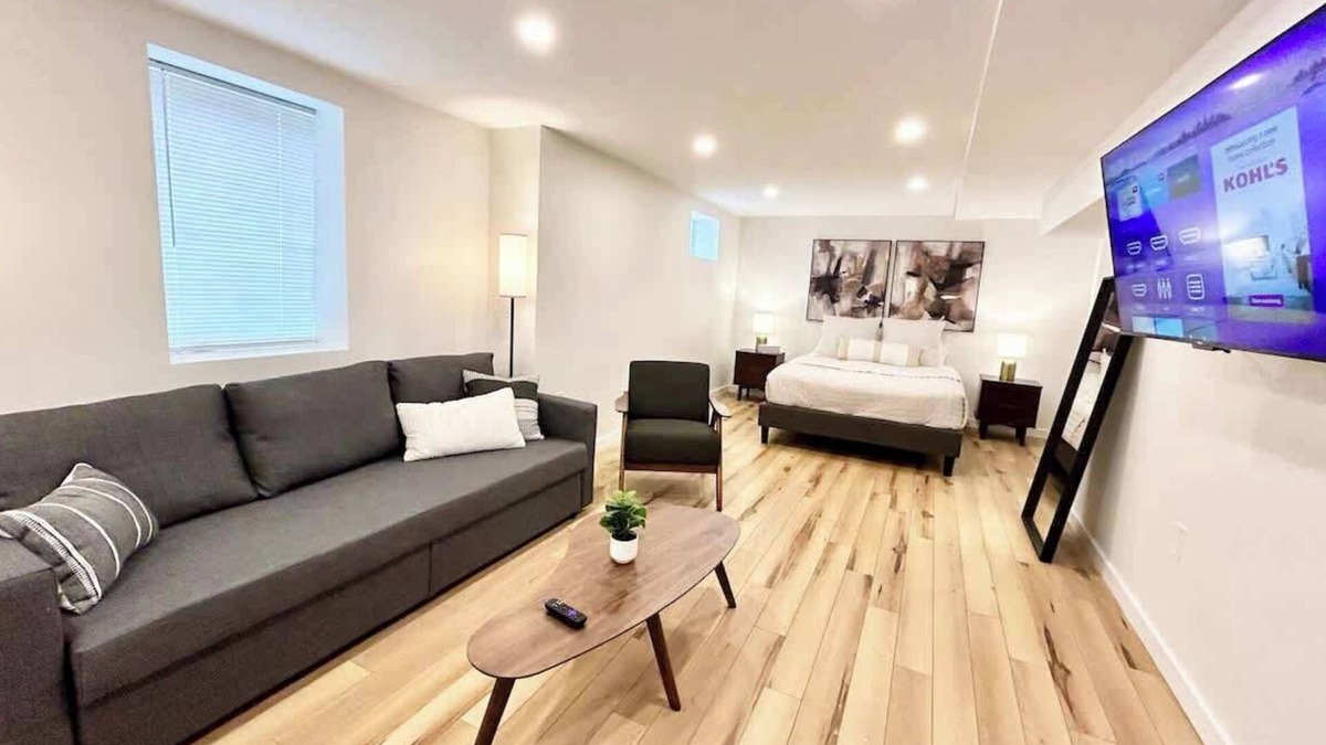Arlington Apartment | Bright and Spacious Sleek Studio