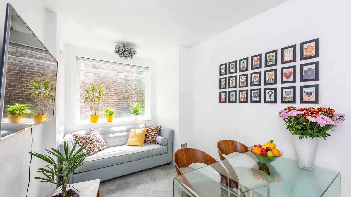 Warwick Apartment | Bright and stylish flat in Central London