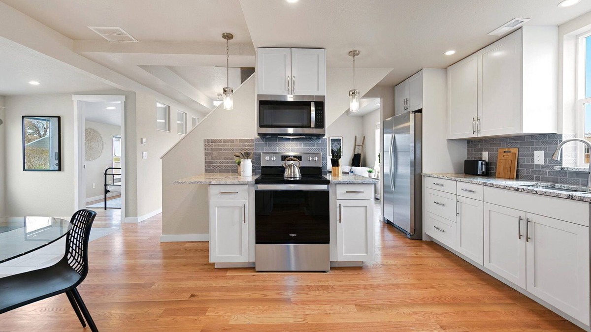 Timnath House | Bright and Stylish Home – Great Central Location!