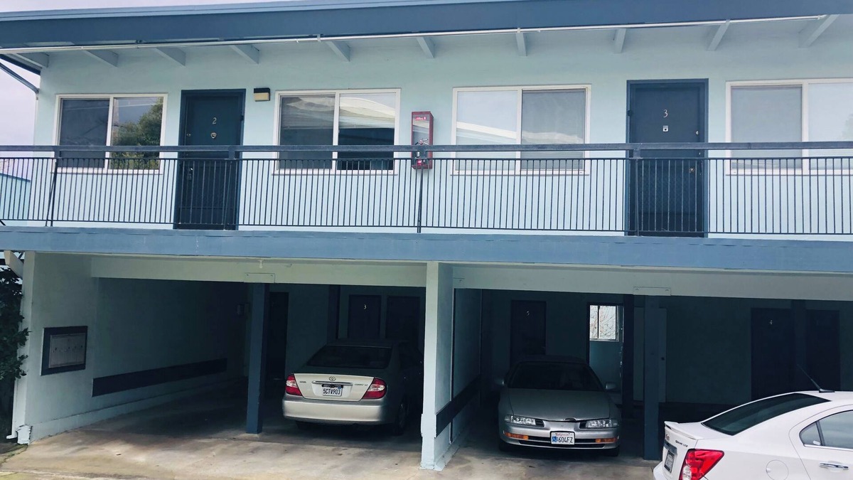 Belmont Apartment | Bright and Sunny 1-BR conveniently located to major medical centers in Belmont