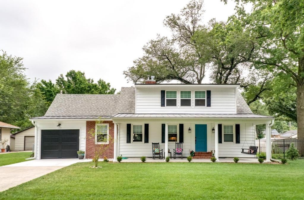 Emporia House | Bright and Sunny Getaway with Bikes 1 Mi to ESU!