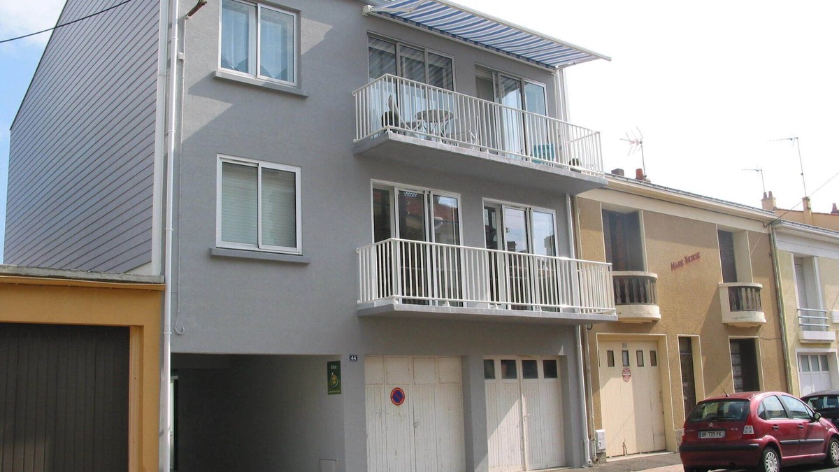 Les Sables d'Olonne Apartment | Bright apartment a stone's throw from the beach