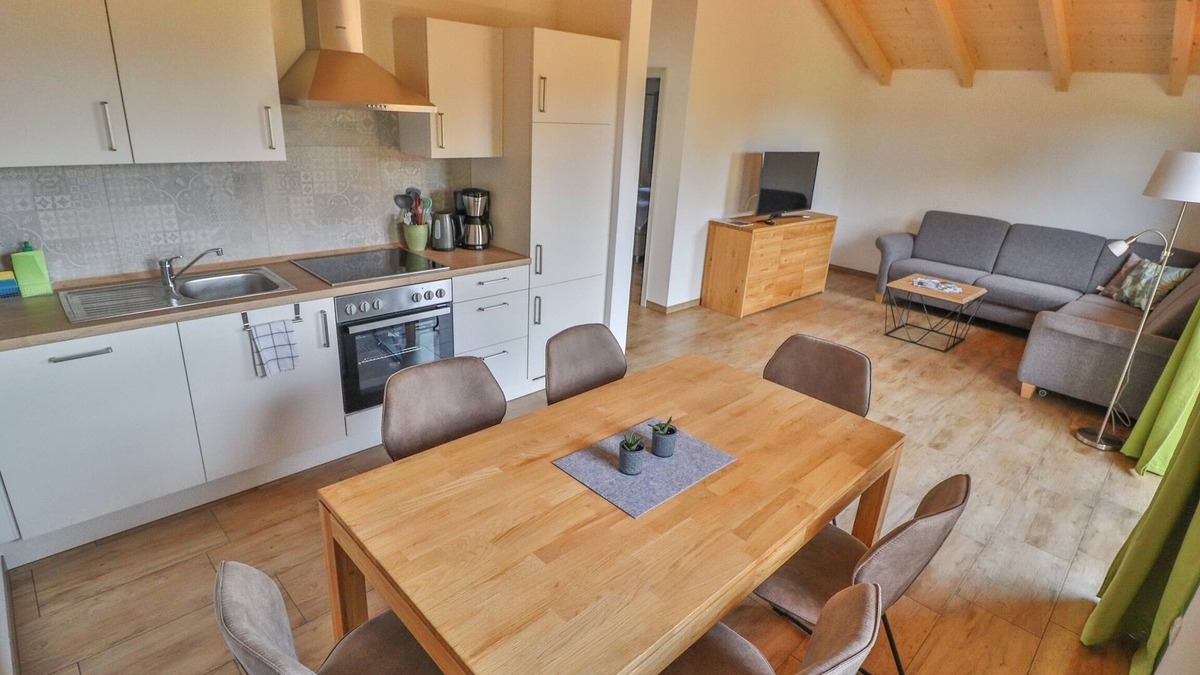 Saaldorf-Surheim Apartment | Bright apartment- 5 persons, 53sqm, 2 bedrooms, balcony with mountain view