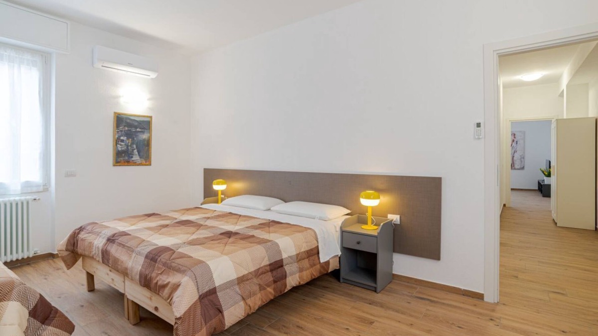 Cesana Brianza Apartment | Bright Apartment with balcony! Resegone House