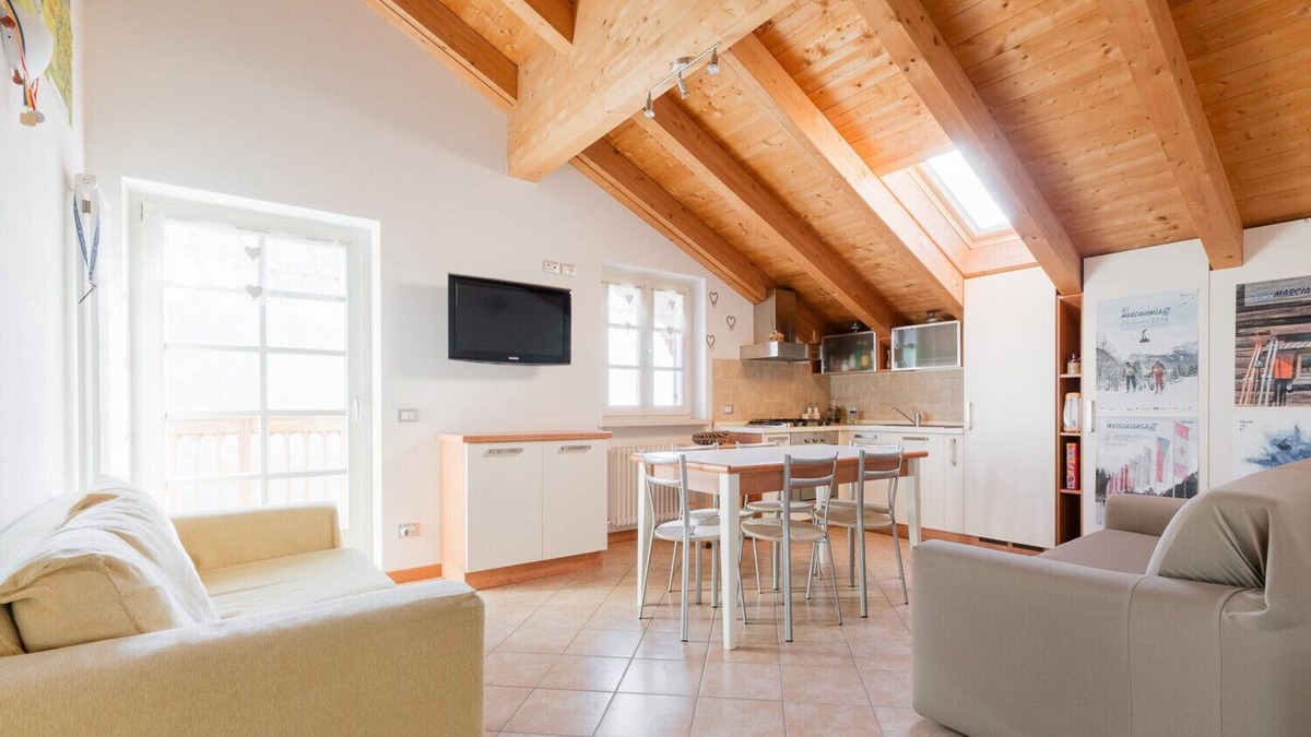 Grauno Apartment | Bright apartment a stone's throw from the woods