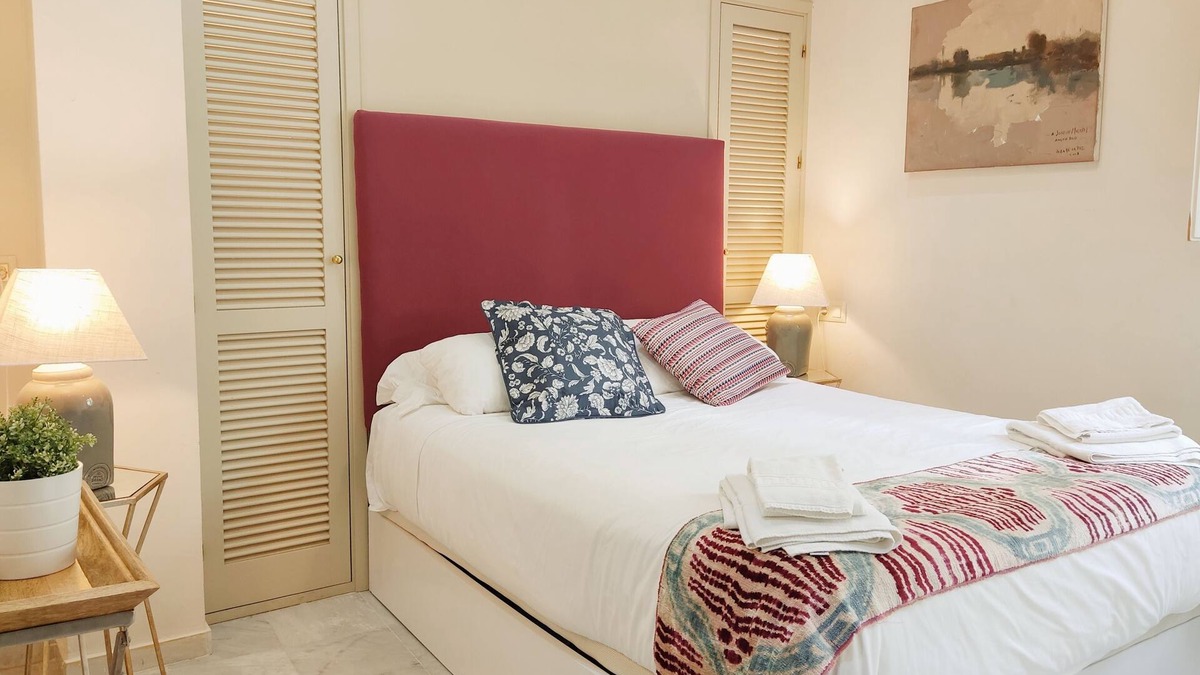 La Florida Apartment | Bright Apartment at Santa Cruz 4 pax Parking Opc