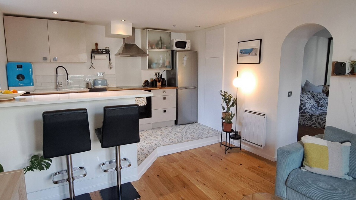 Suresnes Apartment | Bright apartment close to transport and Olympic sites