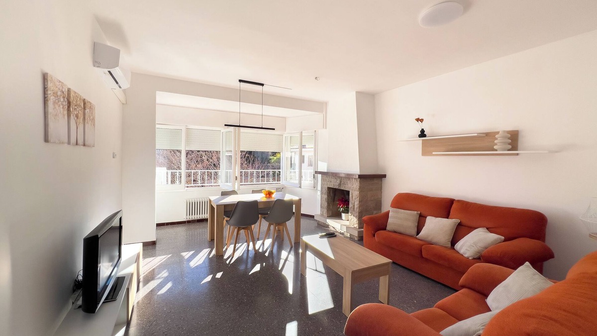 Figueres Condo | Bright apartment in Figueras 5 minutes from the Dali museum