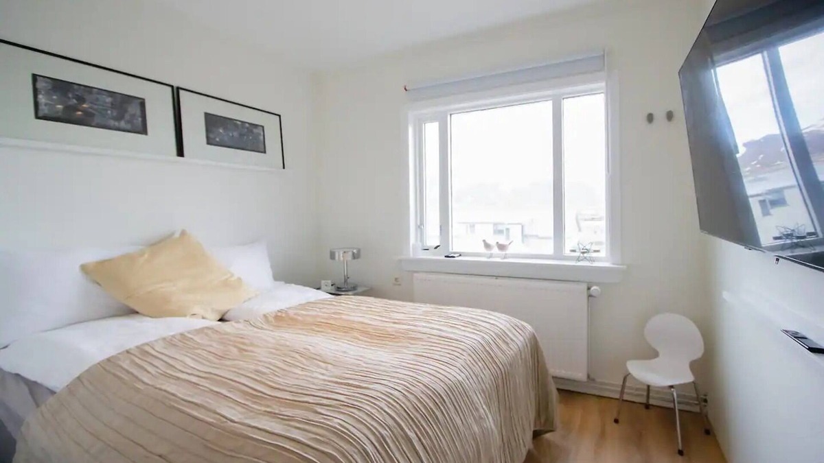 Skagastrond Apartment | Bright Apartment in Skagaströnd