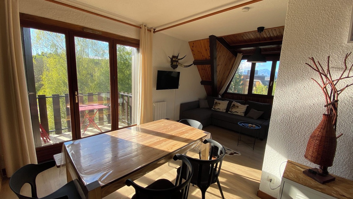 Montclar Apartment | Bright apartment in the heart of Saint Jean Montclar Station