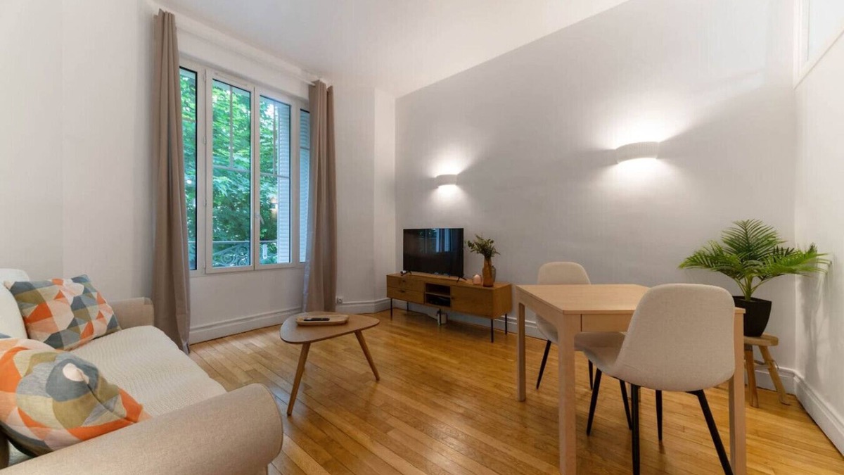 Republique Apartment | Bright Apartment in Vichy's Thermal District