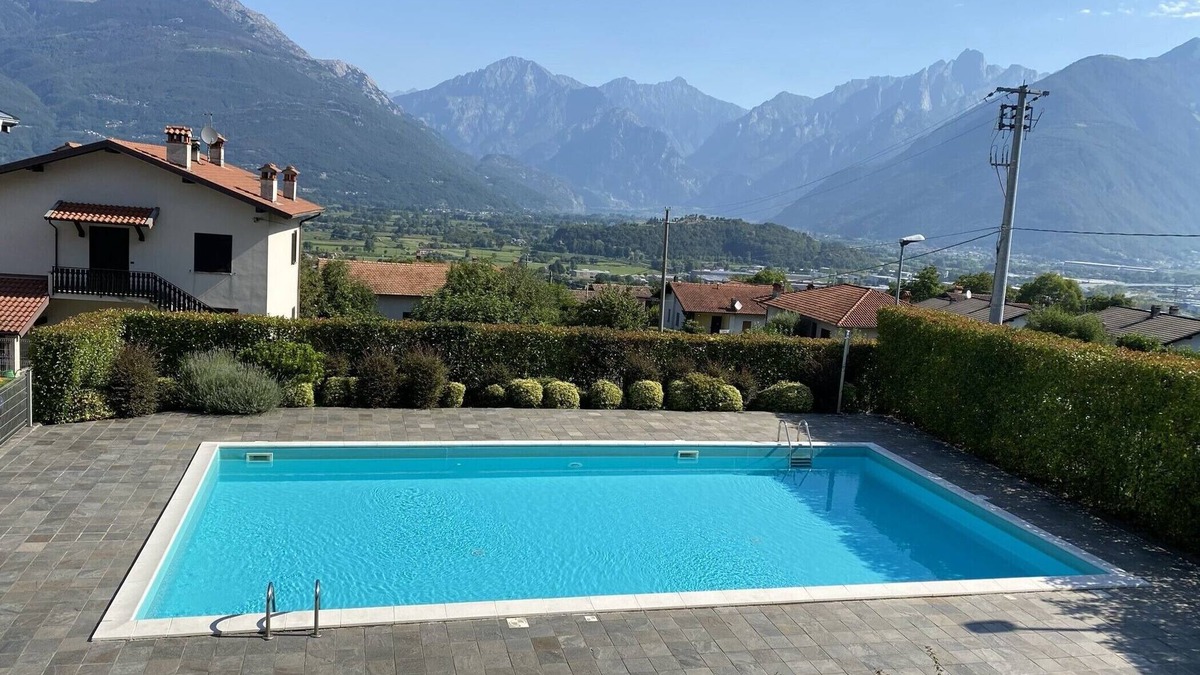Colico Piano Condo | Bright apartment with lake and mountain view