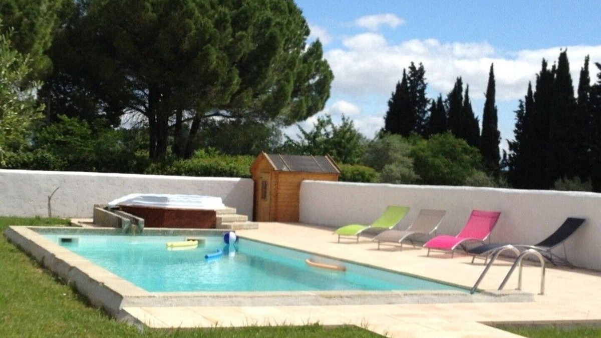Villalbe Apartment | Bright apartment, lots of character, private terrace, pool, garden