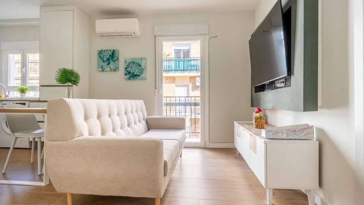 San Jose Obrero Apartment | Bright Apartment Near Seville's Historic Center