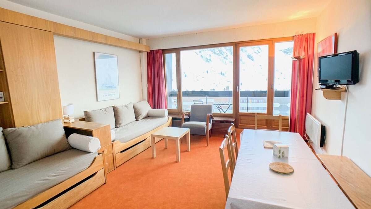 Tignes le Lac Apartment | Bright apartment · Near the slopes · Balcony · Pets allowed