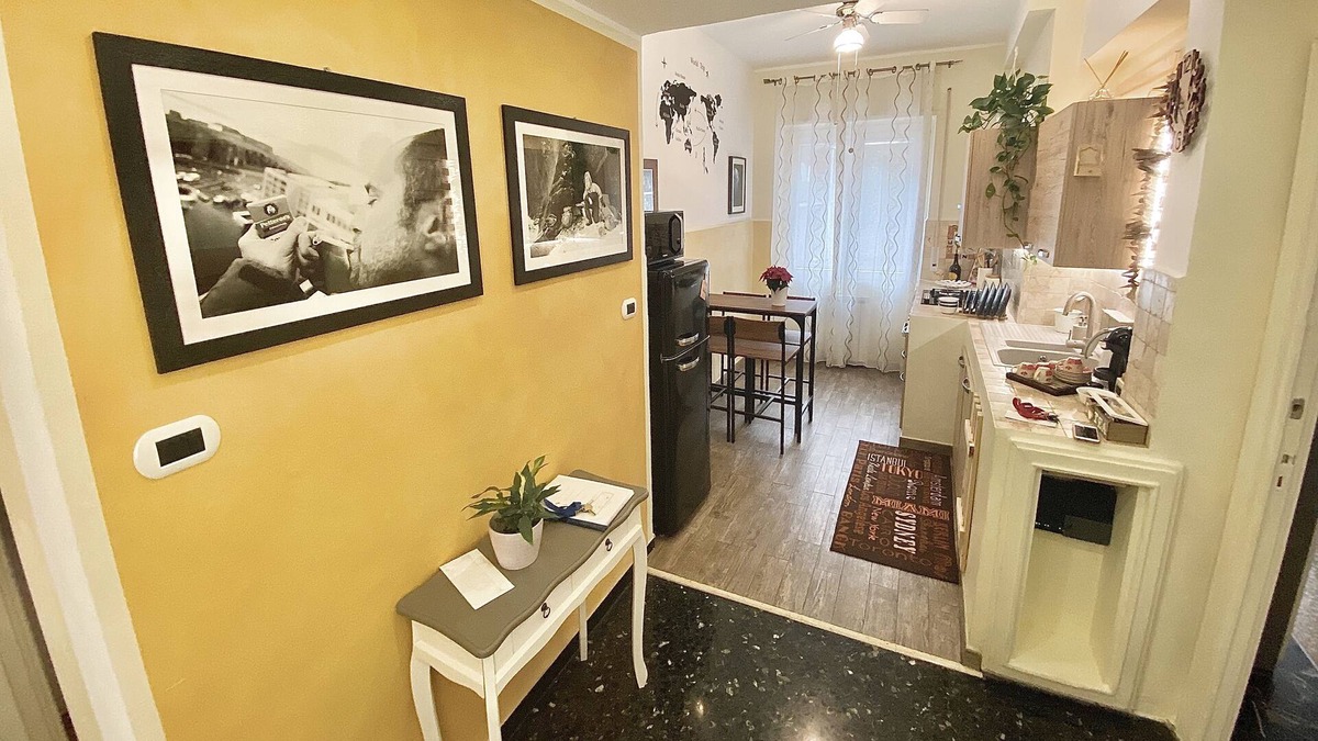 San Martino Apartment | Bright apartment with balcony, finely restored, in the heart of San Martino