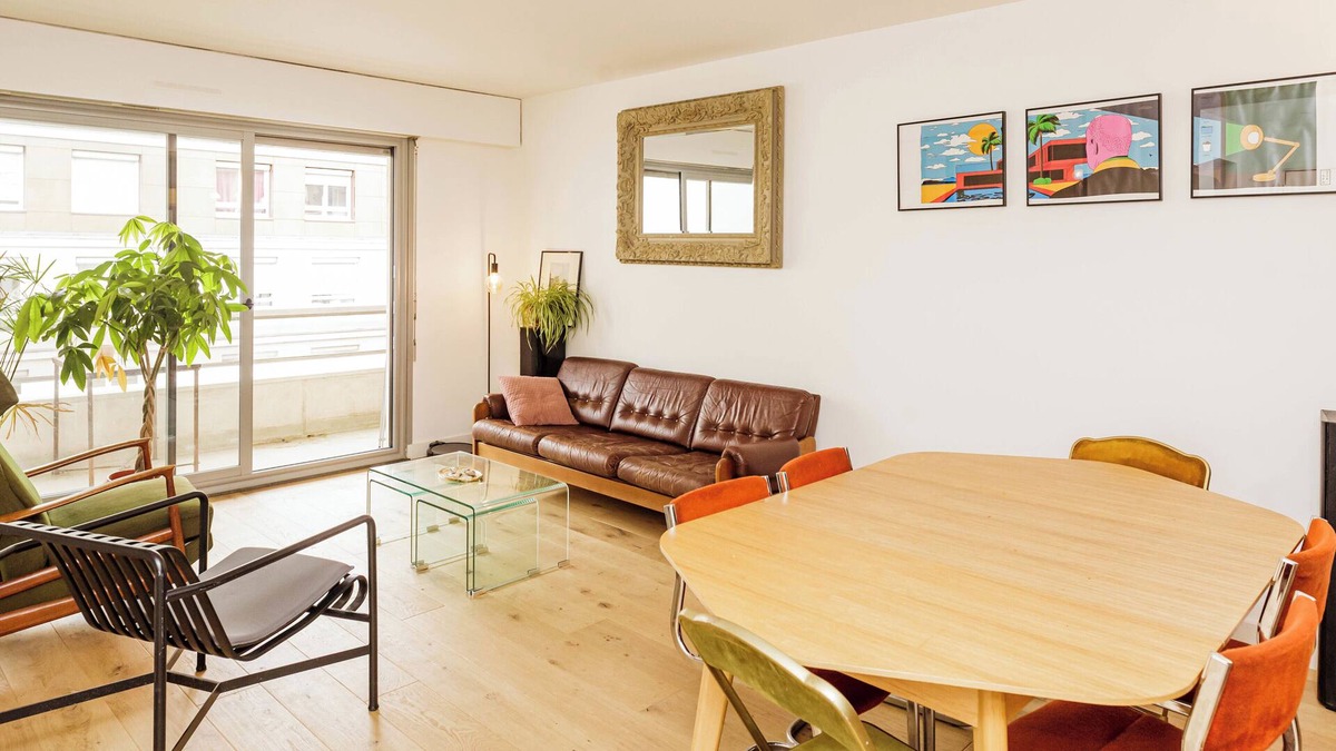 Quartier de la Goutte-d'Or Apartment | Bright apartment with double terrace