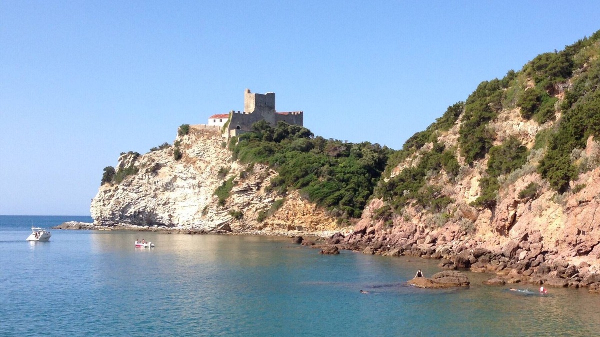 Gavorrano Apartment | Bright apartment with beautiful sea view and 50 m2 rooftop terrace,