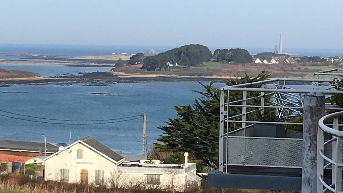 L'Aber Vrac'h Apartment | Bright apartment with superb sea view for 4 people.