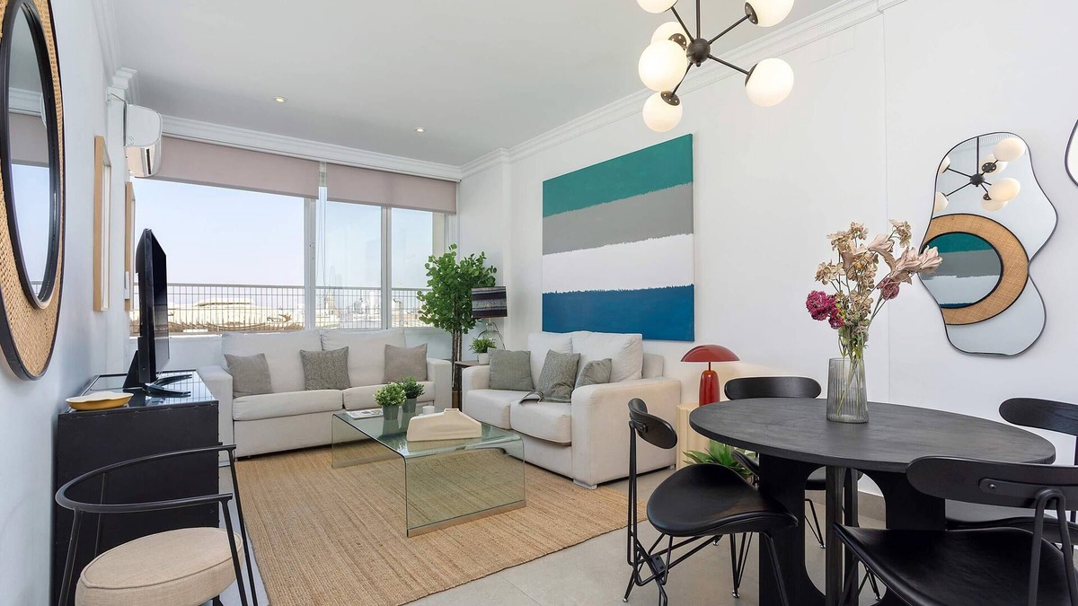 Encarnacion-Regina Apartment | Bright Apartment with Views of Metropol Parasol. Campana
