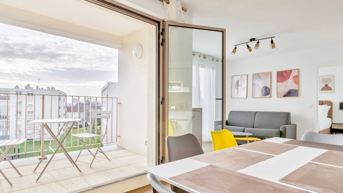 Champigny-sur-Marne Apartment | Bright apt with balcony -6P-Proche Disney/Paris