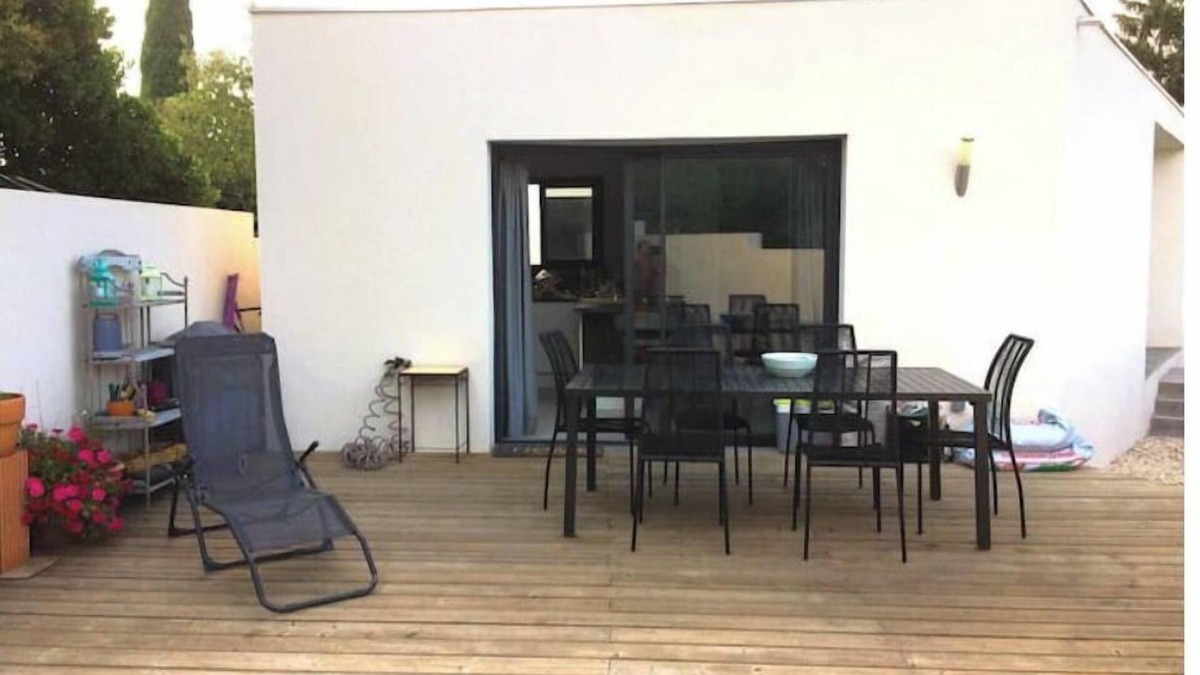Sussargues House | Bright architect-designed villa * Air conditioning * Parking