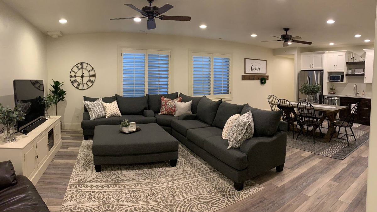 Highland House | Bright & Beautiful 3 Bedroom Basement Apartment