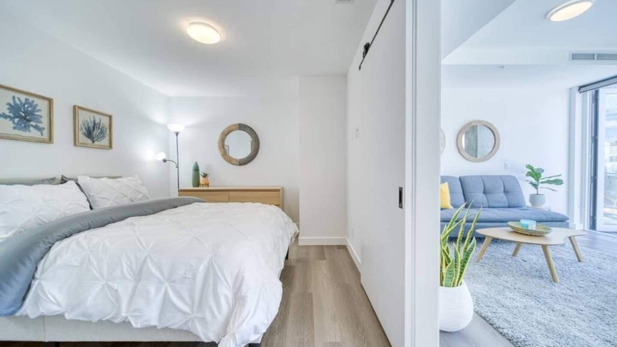 Sunnyside Condo | Bright & Beautiful Condo with Walkout Patio