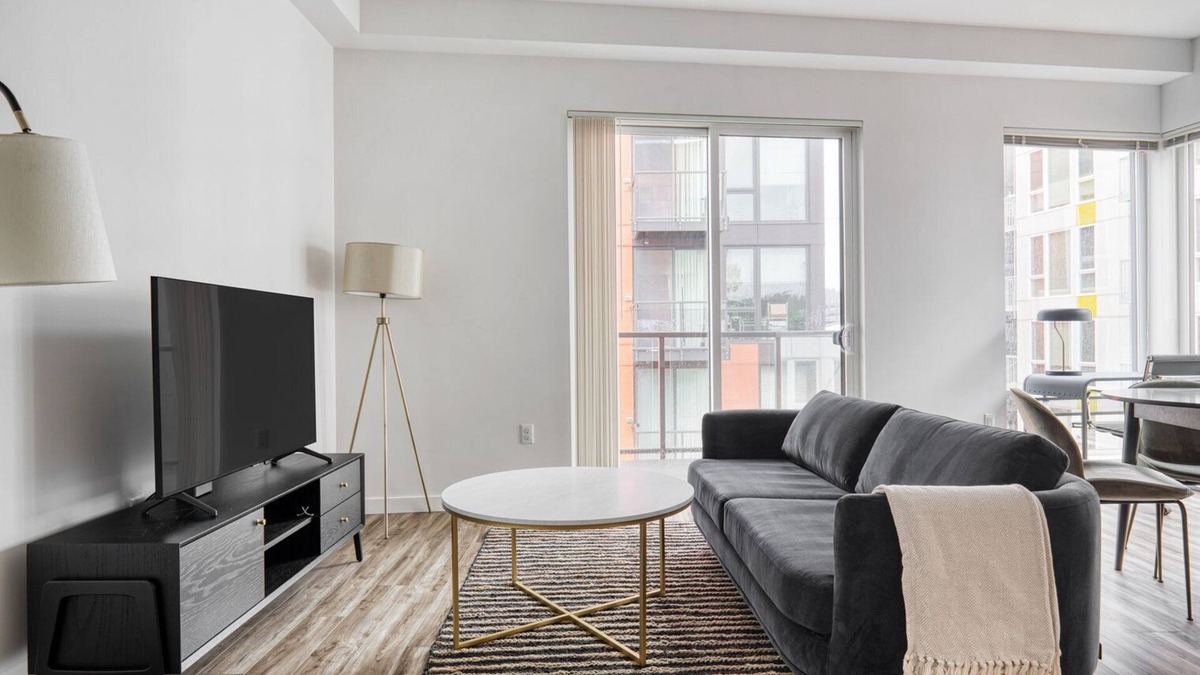 Wilburton Apartment | Bright Bellevue 2BR w/BBQ, Gym, W/D, near Spring District, by Blueground