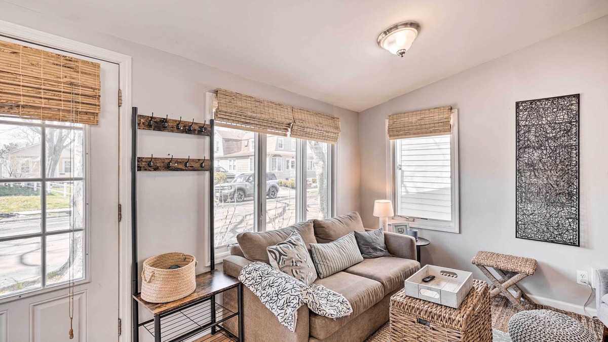 Lake Como Cottage | Bright Belmar Cottage < Half Mi to Boardwalk!