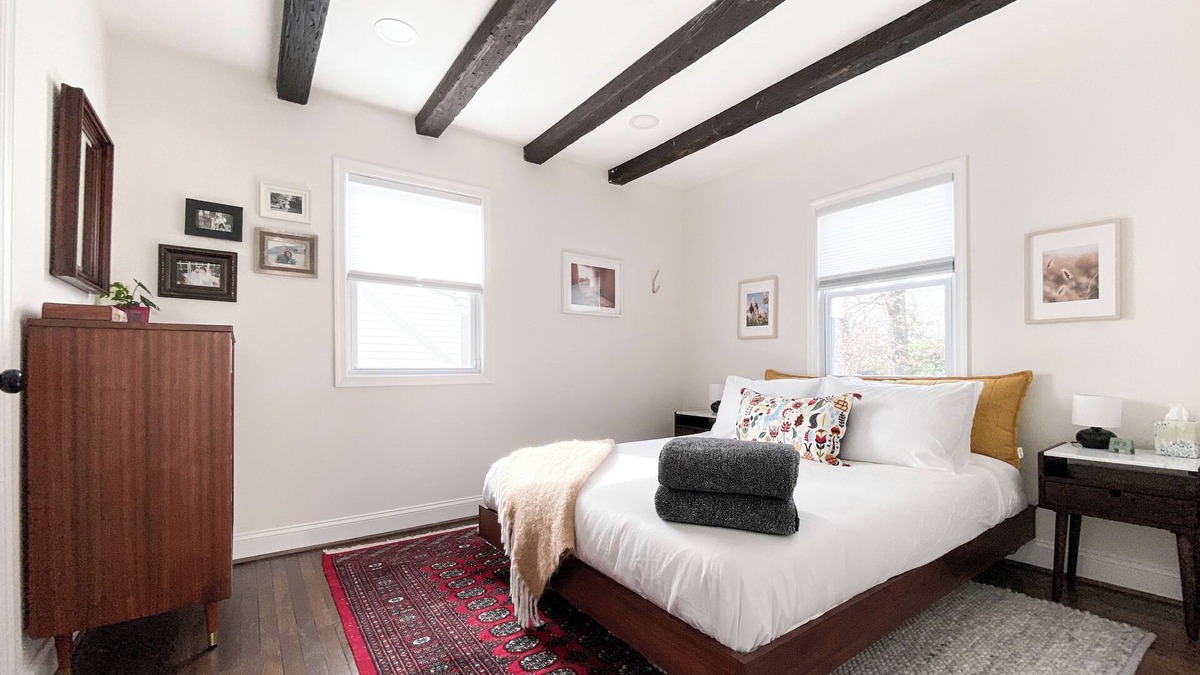 Wheaton House | Bright Cape Cod, Perfect for Families, Near Metro