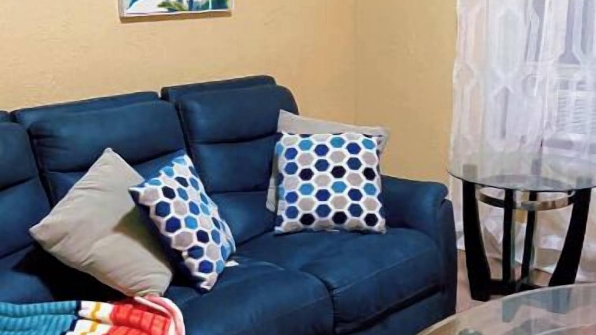 Worcester Apartment | Bright Charming/Netflix/Rokunn