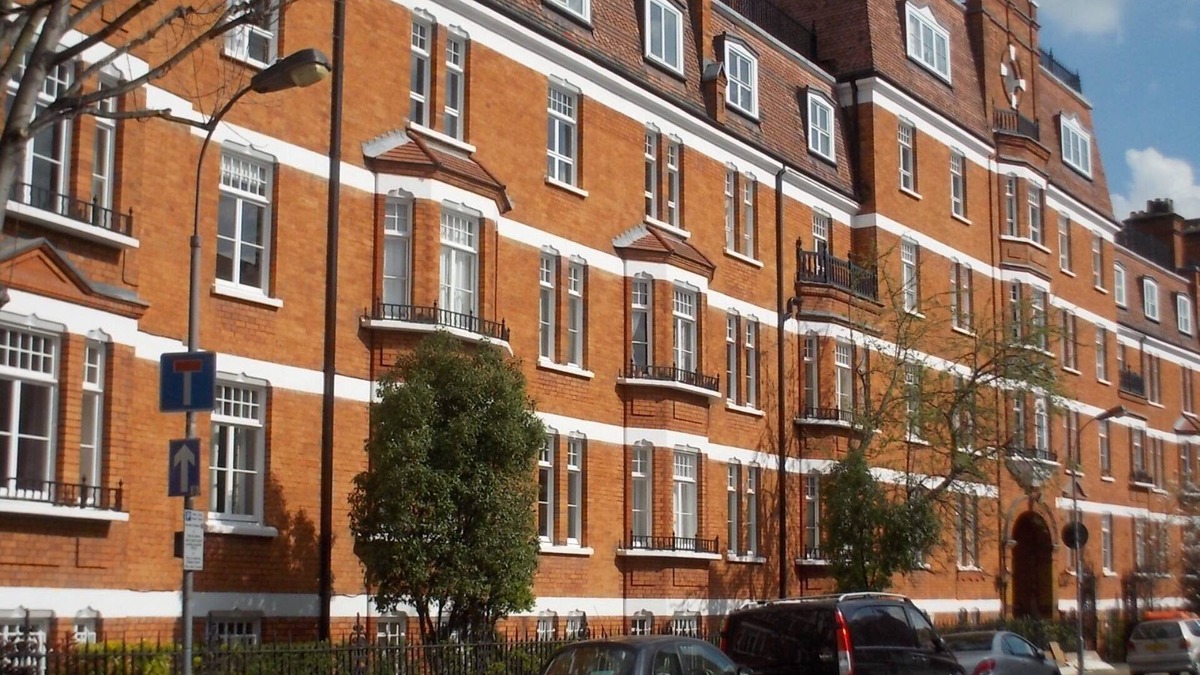 West Kensington Apartment | Bright, cheerful, comfortable 2-bedroom Kensington Flat