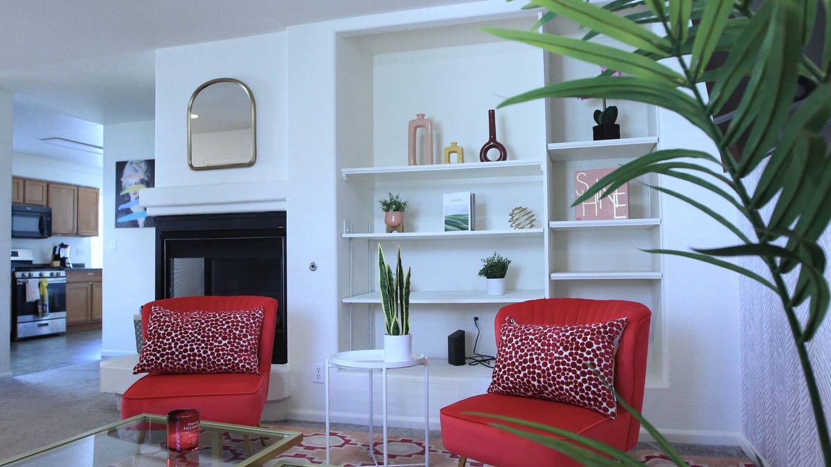 North Central Westminster House | Bright Cheerful Family Home! Community Pool. Near Boulder + Denver