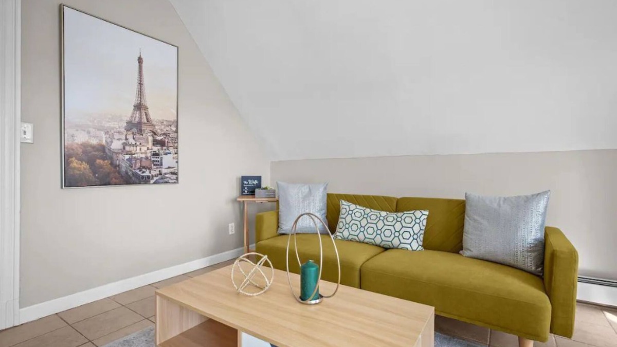 Washington Park Apartment | Bright & Chic in the City