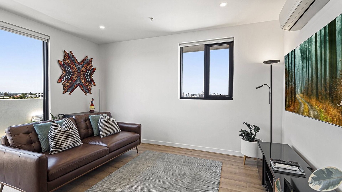 Preston Apartment | Bright City-View Retreat in the Heart of Preston