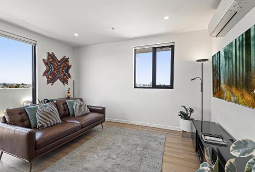 Preston Apartment | Bright City-View Retreat in the Heart of Preston