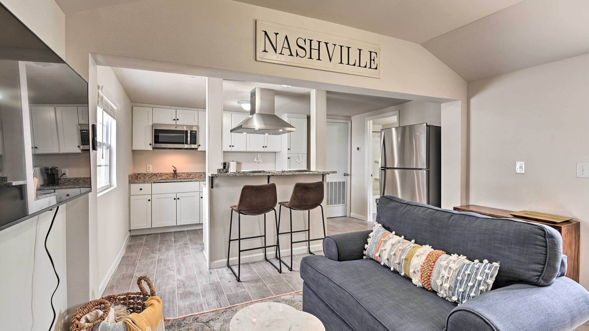 Columbia House | Bright Columbia Home: 47 Mi to Dtwn Nashville