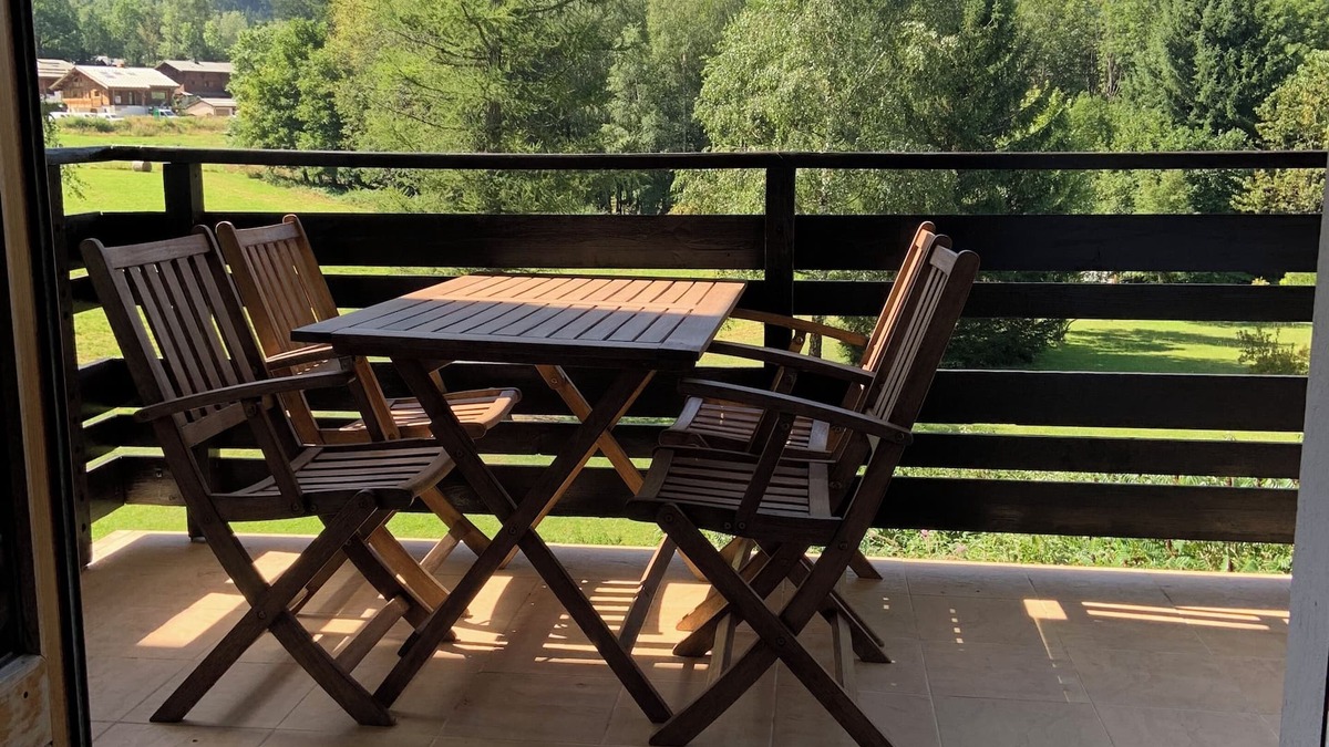 Chamonix City Centre Apartment | Bright, comfortable apartment with large balcony and Mont Blanc view