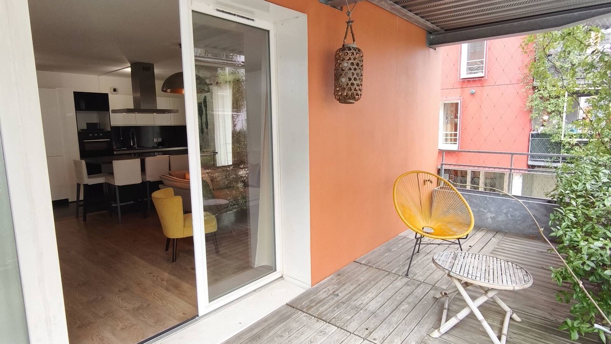L'Ile-Saint-Denis Apartment | Bright, comfortable apartment
