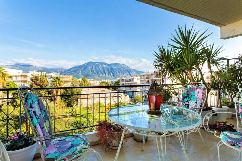 Kalamata Apartment | Bright comfy flat near the beach & the city center