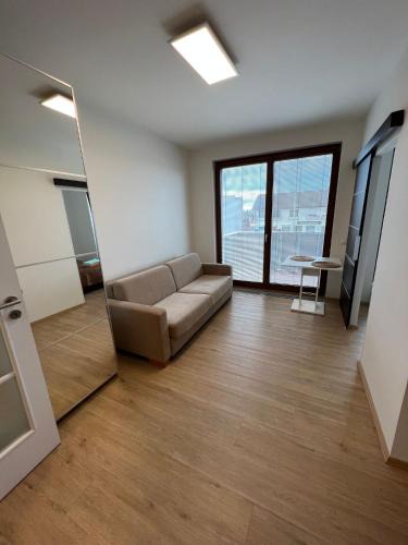 Kobylisy Apartment | Bright & Cosy 1-Bedroom Apartment with Balcony