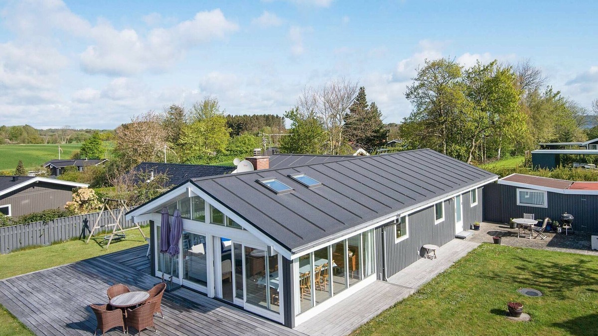 Hvidbjerg Strand House | Bright Cottage in Hvidbjerg - By Traum Ferienwohnungen